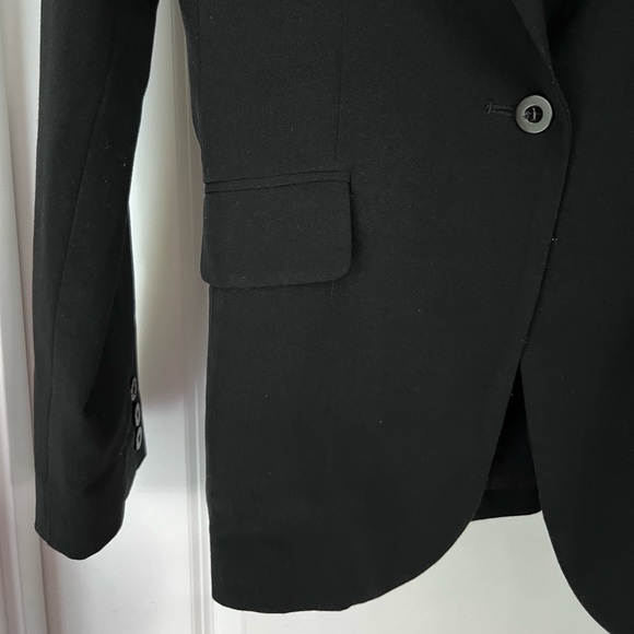 Black blazer size M. One button in front - Picture 7 of 11
